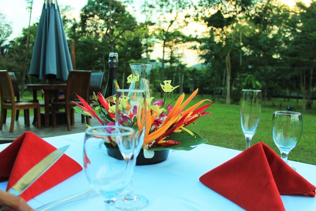 Soll Marina Hotel & Conference Center Bangka Pangkal Pinang Eksteriør billede