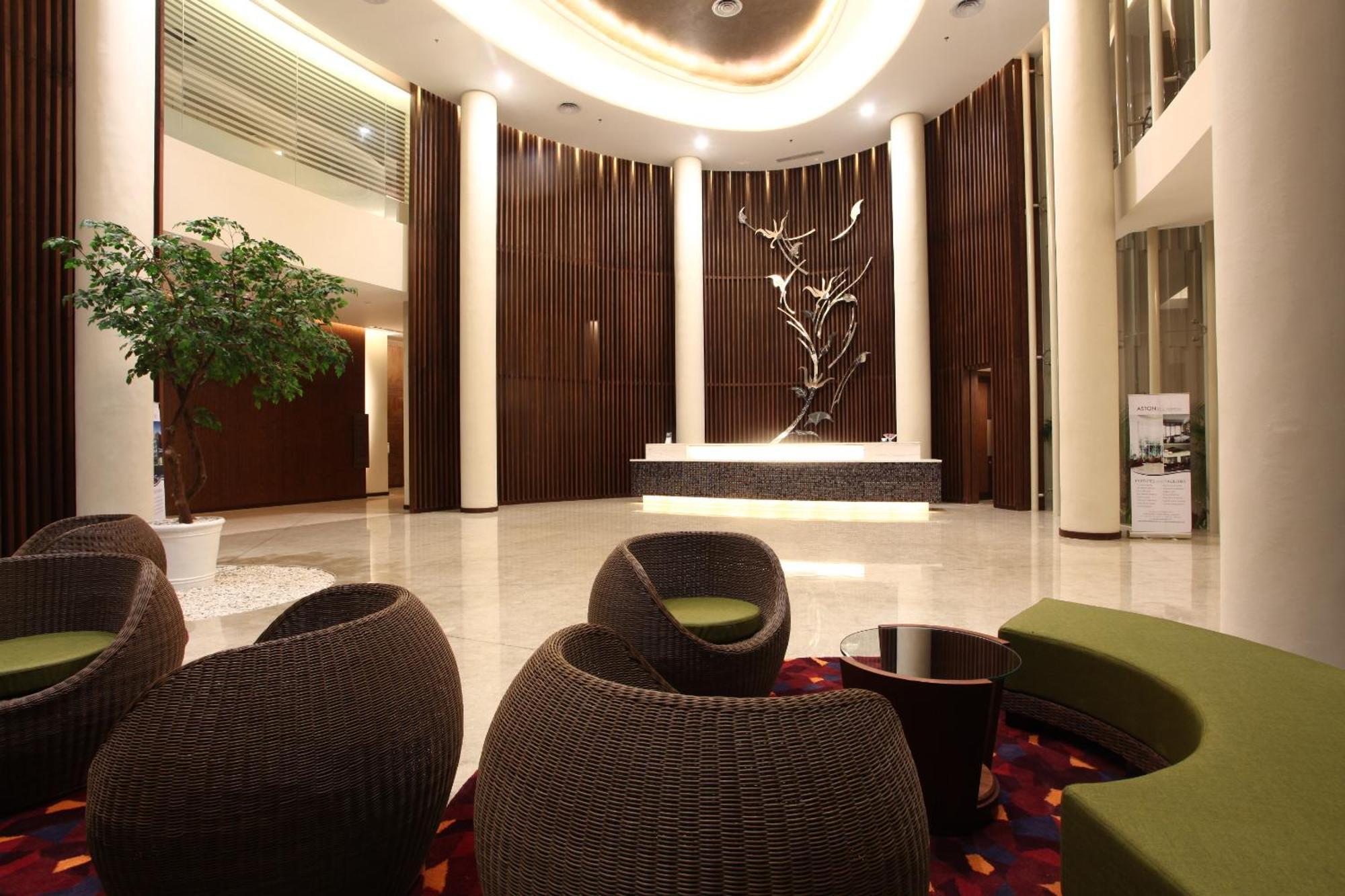 Soll Marina Hotel & Conference Center Bangka Pangkal Pinang Eksteriør billede