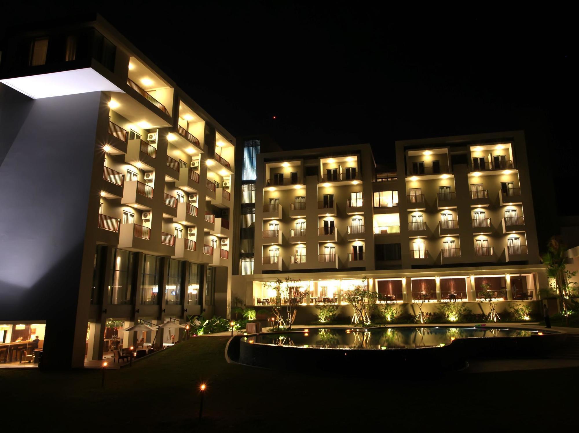 Soll Marina Hotel & Conference Center Bangka Pangkal Pinang Eksteriør billede