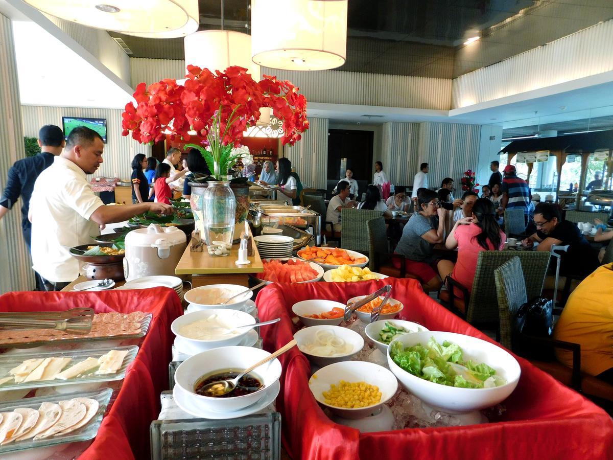 Soll Marina Hotel & Conference Center Bangka Pangkal Pinang Eksteriør billede