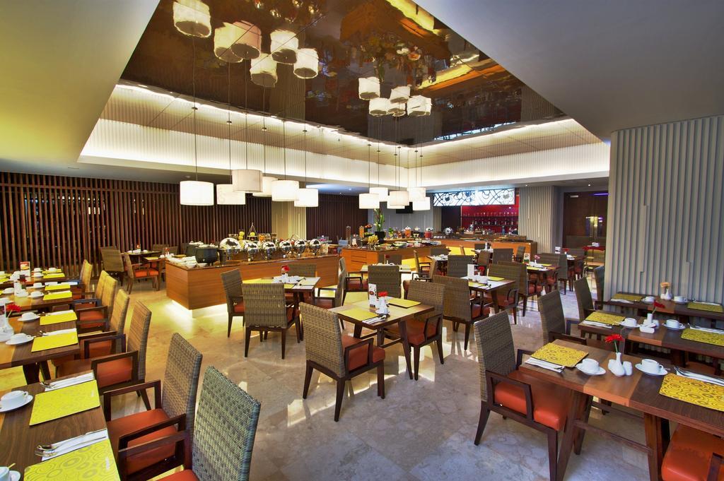 Soll Marina Hotel & Conference Center Bangka Pangkal Pinang Eksteriør billede